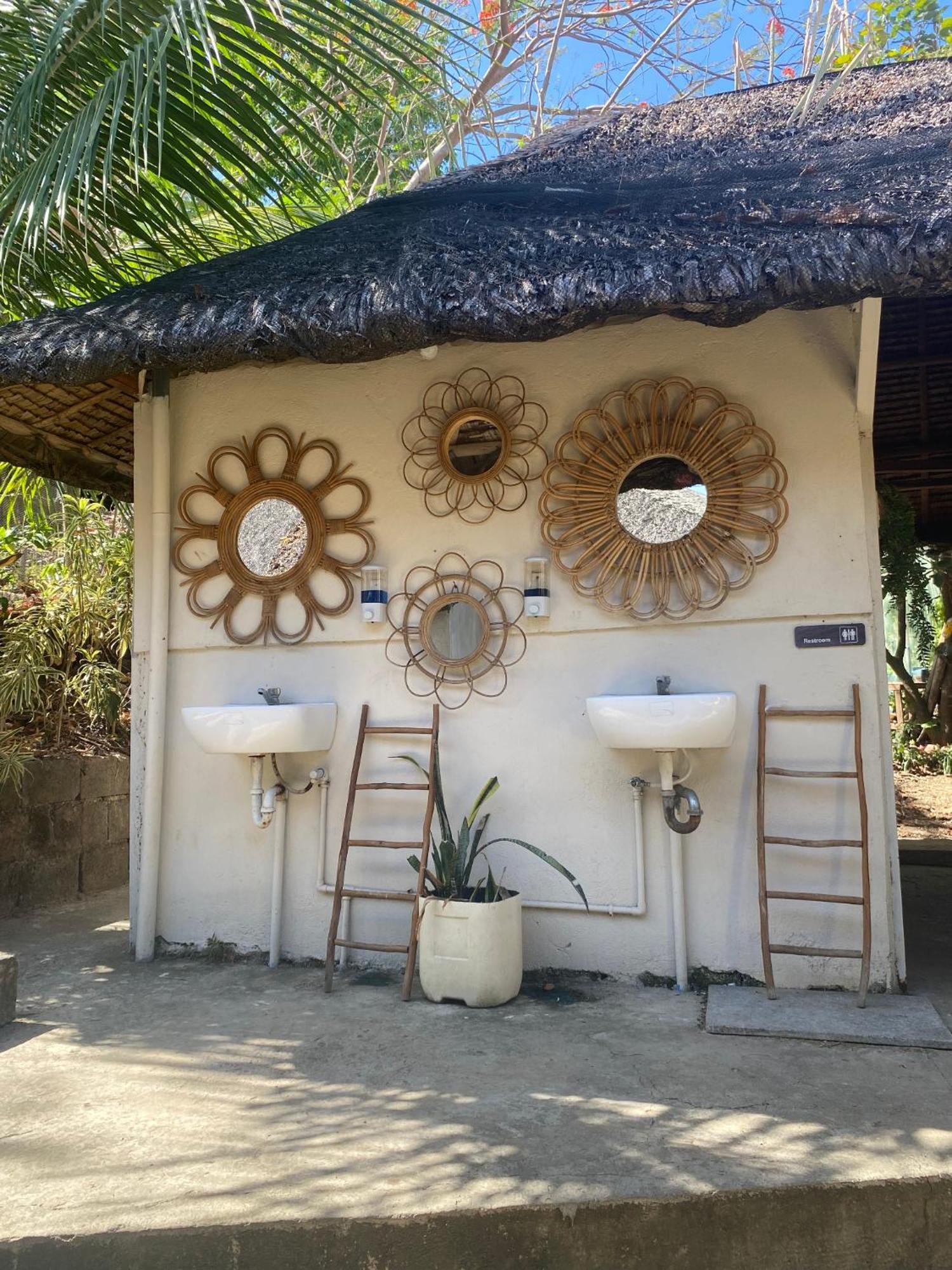 RUSTIQUE RUE - Hostel Anilao Batangas Extérieur photo